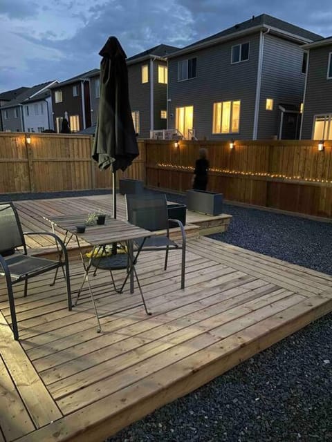 Private & Peaceful Retreat Close To Premium Outlet Condo in Airdrie