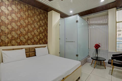 Super OYO Hotel Krishna Guest House & PG Hôtel in Ludhiana