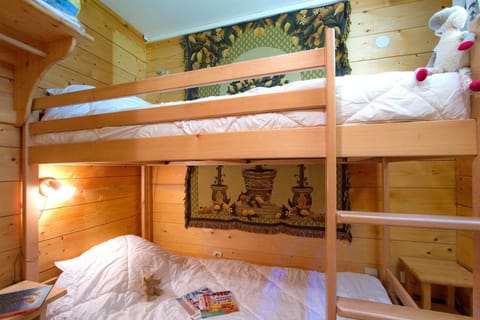 Bed, Bedroom, bunk bed