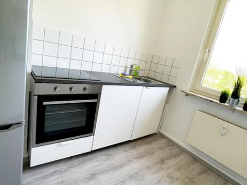 Kitchen or kitchenette, pet friendly, stove