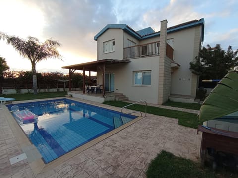 Property building, Pool view