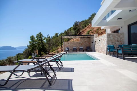 Balcony/Terrace, Mountain view, Swimming pool, sunbed