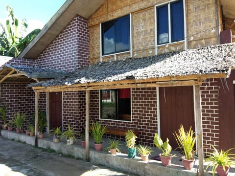 Lola's EOM Homestay Urlaubsunterkunft in Siargao Island