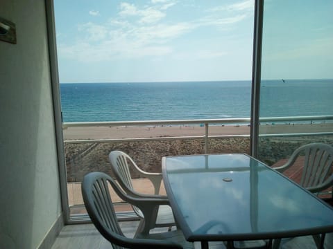 Natural landscape, View (from property/room), Balcony/Terrace, Dining area, Sea view