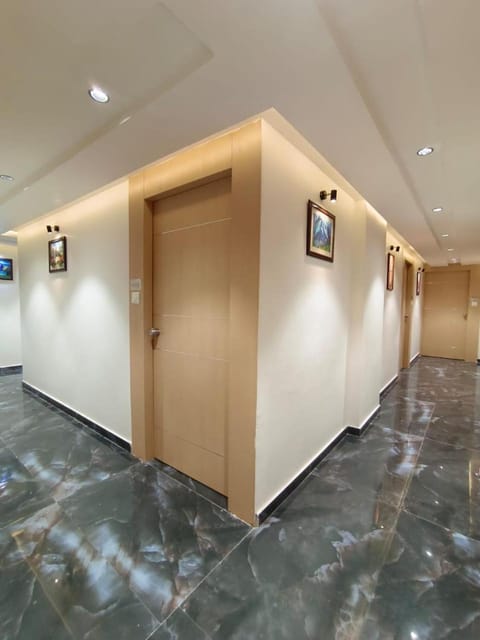 Lobby or reception, elevator