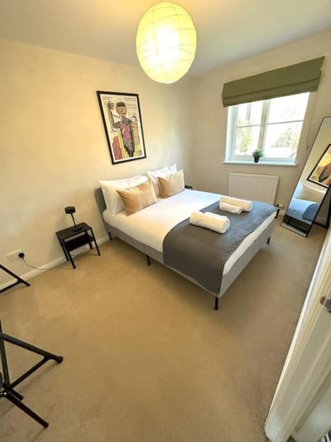 Newly refurbished 2 bed- Didcot Apartment in Didcot