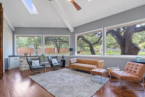 Your OASIS Nestled IN Wooded River Views, POOL! Villa in Austin