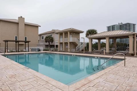 Portside Villas unit 17 - Beach Life House in Pensacola Beach