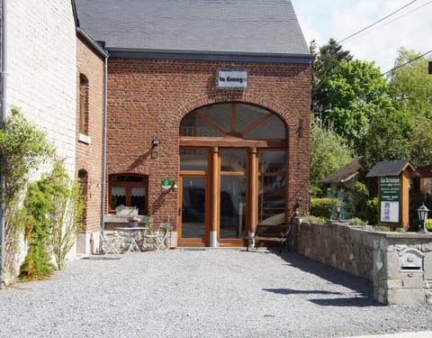 Facade/entrance, View (from property/room)