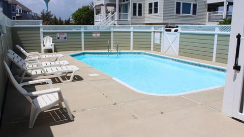 OS2F, Sand Crab- Oceanfront, Ocean Views, Prv Pool, H Tub House in Corolla