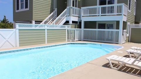 OS2F, Sand Crab- Oceanfront, Ocean Views, Prv Pool, H Tub House in Corolla