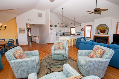 OS5Q, Olympus- Semi-Oceanfront, Close to Beach, Private Pool, Pool Table House in Corolla