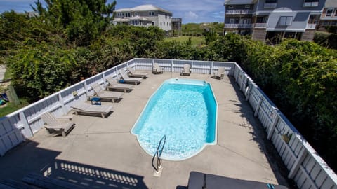 OS6B, Seashell- Semi-Oceanfront, 6 BRs, Priv Pool, H Tub, Rec Rm House in Corolla