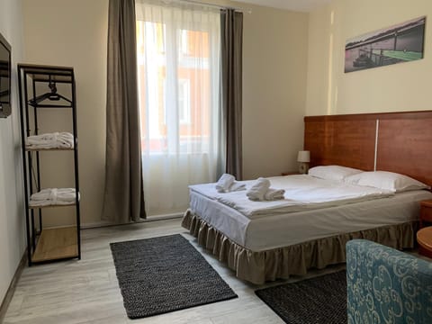 Guest Rooms Donovi Bed and Breakfast in Varna