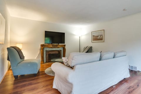 Pet-Friendly St Paul Home Fireplace and Office Area Casa in Mendota Heights