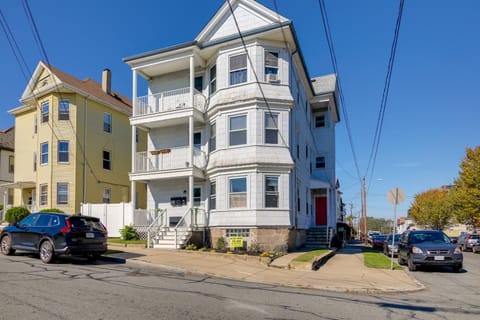 New Bedford Apartment about 4 Mi to Fort Phoenix Beach Condo in New Bedford