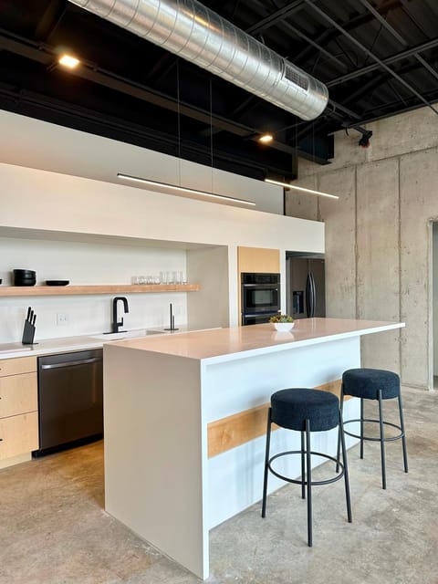 Left Frame Lofts 410, Where luxury meets history Apartment hotel in Oklahoma City