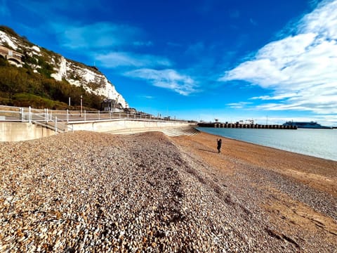 Marine Parade House F4 Next to Dover Port, White Cliffs, Beach, Castle Appartement in Dover