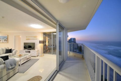 Spectacular Luxury Beachfront Apartment Condominio in Surfers Paradise