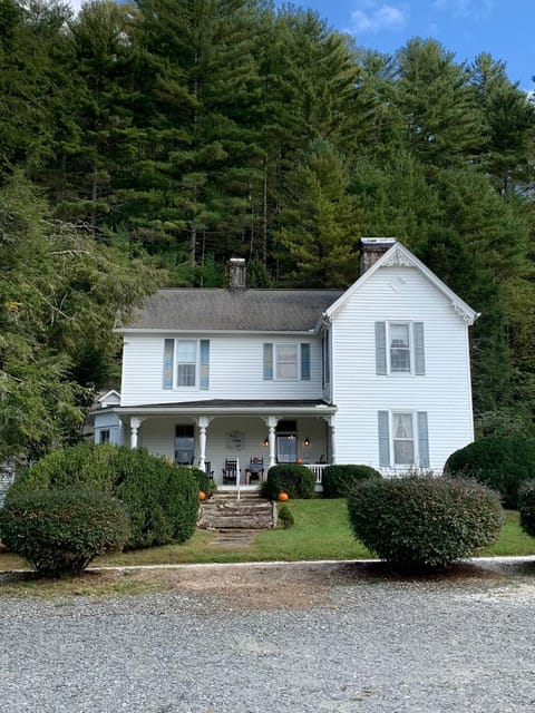 The Inn at Key Falls Estate Chambre d’hôte in Pisgah Forest