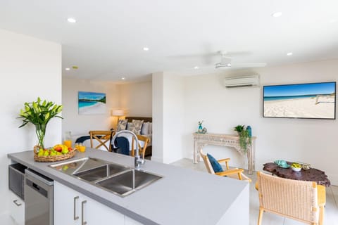 Ishtar Apartment 8- Luxury Studio Apartment in Huskisson