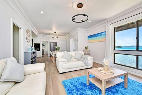 New Property Silverwater Serenity Shores Absolute Waterfront On The Lake House in Lake Macquarie