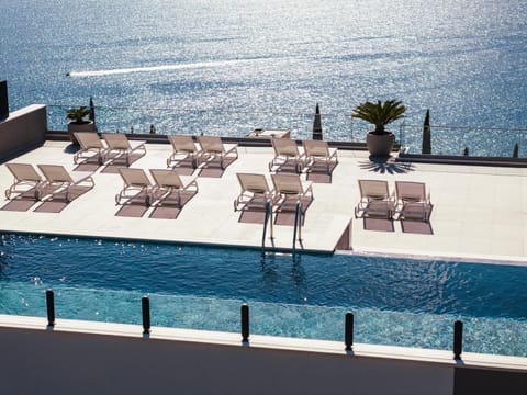 Day, Natural landscape, View (from property/room), Pool view, Sea view, Swimming pool, sunbed