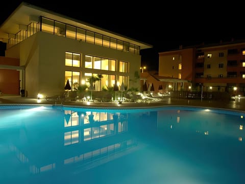 Exclusivo Apartamento con Piscina en Zona Privada Cerca de la Playa y Campos de Golf Condominio in Punta Umbría
