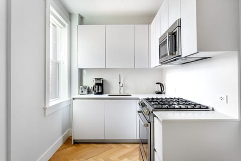 Well-Located Porter Sq 2BR in Harvard Sq BOS-340 Copropriété in Somerville