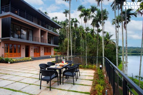 Rivera The Lake View with Indoor Games by StayVista Villa in Kerala