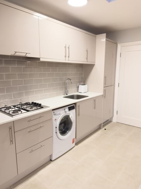 Kitchen or kitchenette, minibar, pet friendly, stove, washing machine