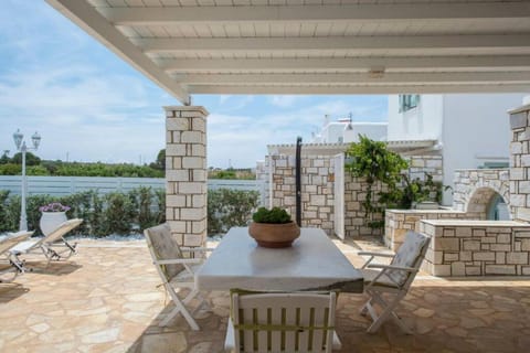 Villa Dionysos in Aliki House in Paros, Greece