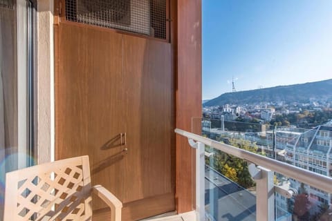 GG Home - spacious 1-bedroom apartment near metro Apartment in Tbilisi