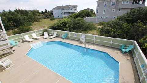 PI161, St Nicks- Oceanside, Rec Room, Priv Pool, Hot Tub, Close to Beach Access Maison in Corolla