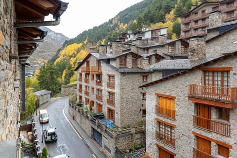 Day, Natural landscape, Mountain view, Street view