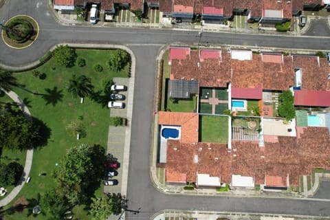 Pura Vida Beach House, Bejuco House in Esterillos Este