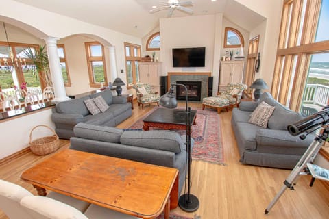 PI249, Wellfleet-Oceanfront, Pool, Pool Table, Private Beach Access House in Corolla