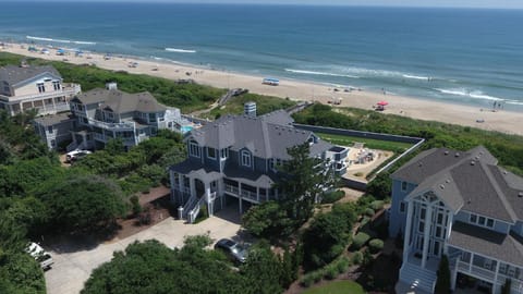 PI48, Oz- Oceanfront, 6 BRs, Private Pool, ELEV, Ocean Views, Hot Tub, Close to Beach Access Haus in Corolla