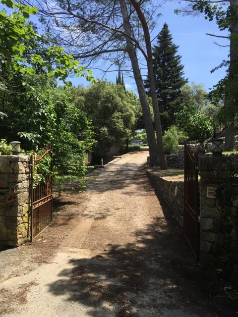 L'Esquirou House in Grasse