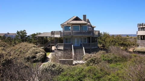 PM1, Ariel- Oceanfront, 6 BRs, Ocean and Sound Views, Scrnd Porch House in Duck