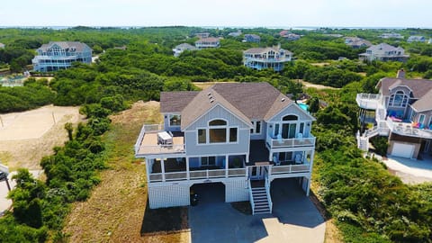 S2, Good Winds- Semi-Oceanfront, 6 BRs, Priv Pool, Close to Beach, Rec Rm House in Corolla