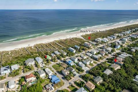 Pet friendly home in St. Augustine with wrap-around porches and close proximity to beach Maison in Butler Beach