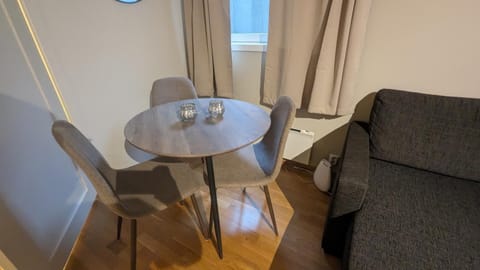 Sjarmerende og sentral hybel med egen Inngang Appartamento in Oslo