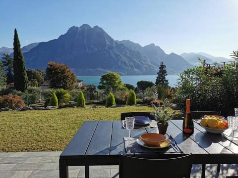 Patio, Dining area, Lake view, Mountain view