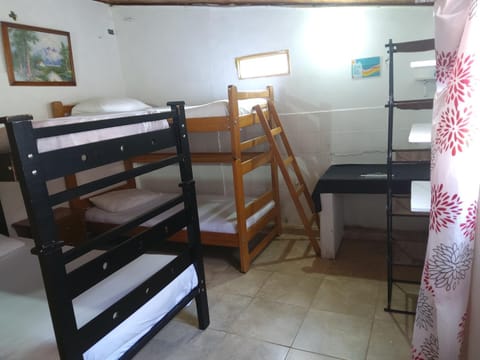 Tahamies Hostal - Artesanos y Turistas. Bed and Breakfast in Guatapé