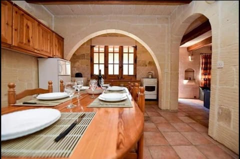 Farmhouse with Pool, Tas-Summiena Gozo Haus in Munxar