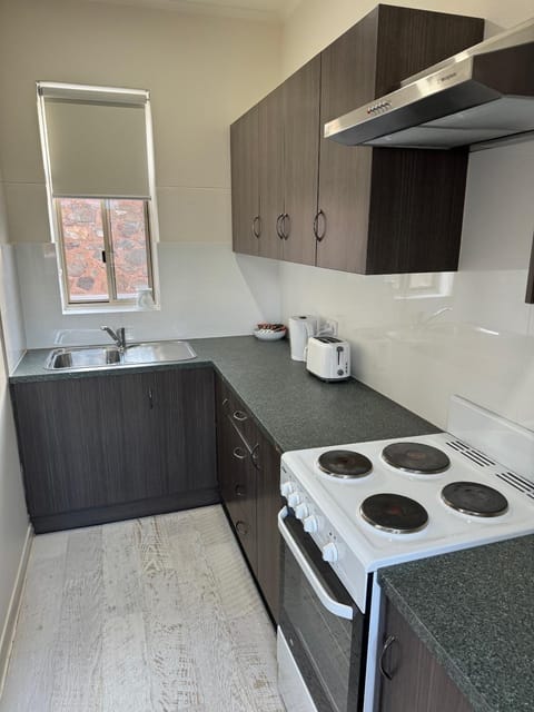 Kitchen or kitchenette, pet friendly, stove