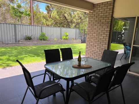 Patio, Garden, Seating area, Dining area, Garden view