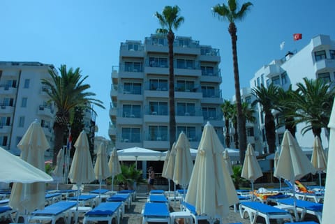 Facade/entrance, Beach