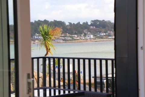 Balcony/Terrace, River view